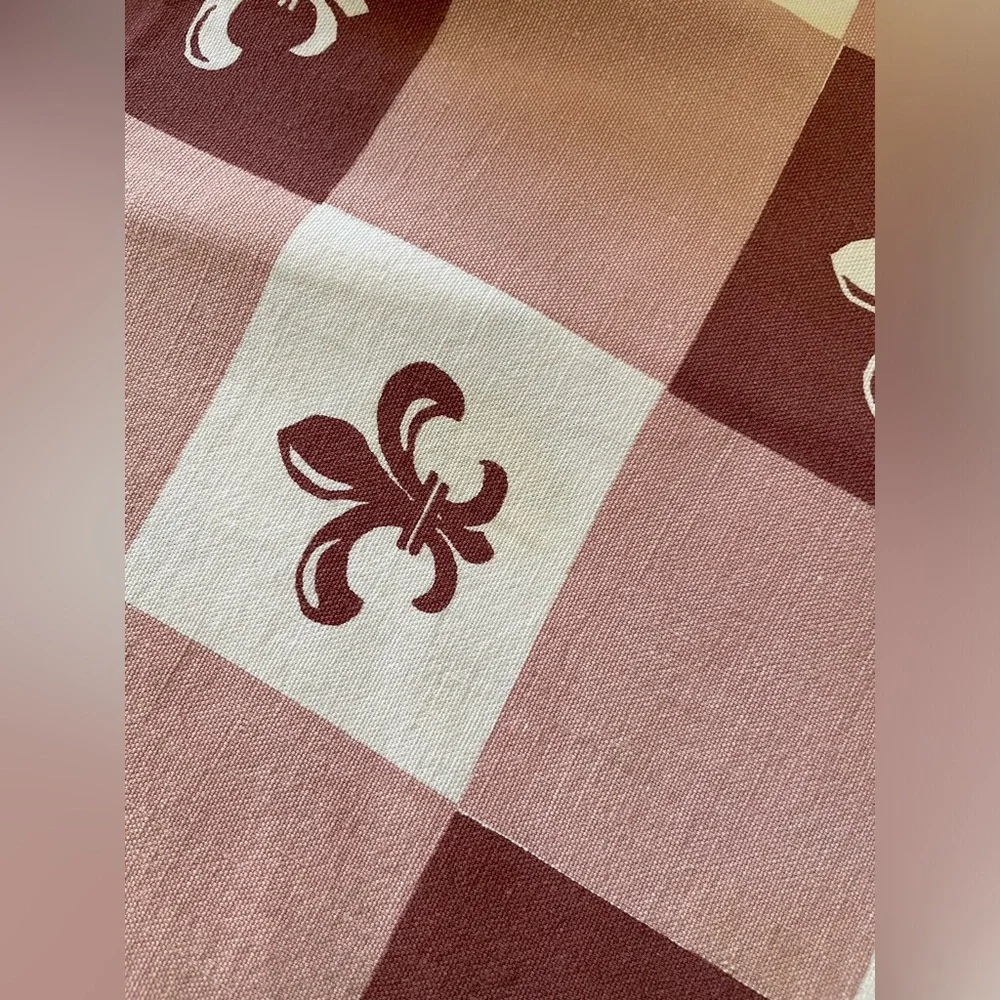 True Vintage Cotton Fleur De Lis Tablecloth New Orleans Mardis Gras